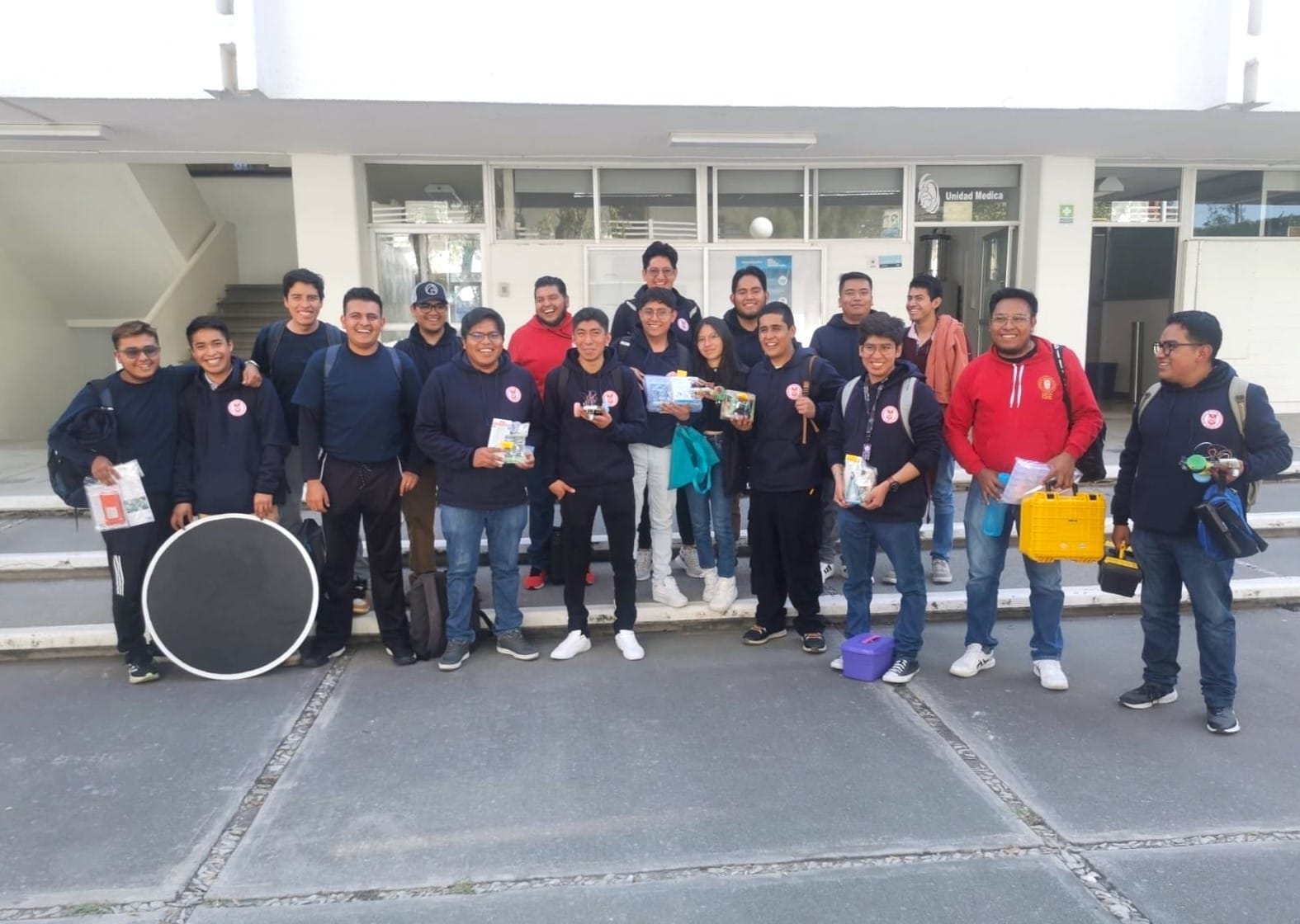 Club de Robótica ISEBOTs de la UATx gana primeros lugares en 'Torneo Nacional de Robótica  Guerra de Dioses 2024'